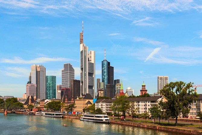 airport-transfer-airport-fra-to-frankfurt-by-luxury-van