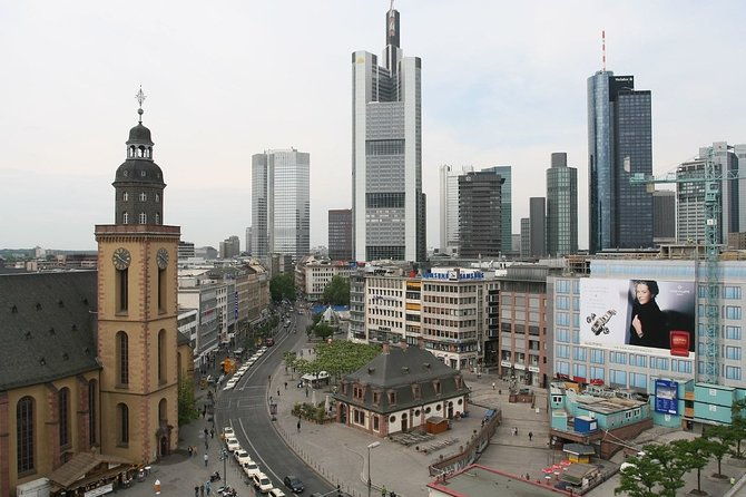 airport-transfer-airport-fra-to-frankfurt-by-luxury-van