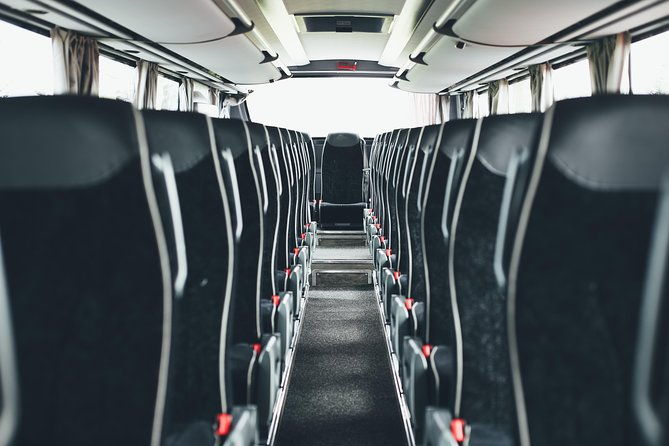 airport-transfer-in-iceland-from-keflavik-airport-to-reykjavik-city-one-way