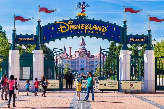 Airport Transfer Paris - Disneyland - Minivan 1-8 Passengers - The Experience at the Airport