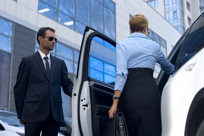 airport-transfers-chauffeur-car-limo-services-of-melbourne-2