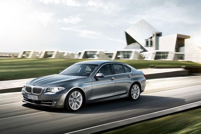 airport-transfers-chauffeur-car-limo-services-of-melbourne-2