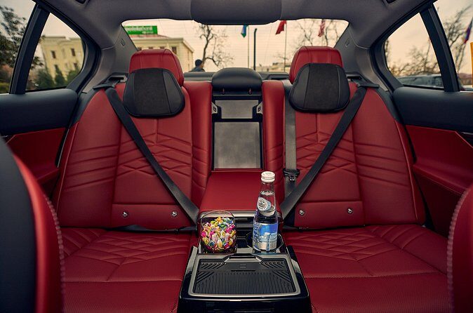 Airport Transfers on Business Sedan - What to Expect During the Ride