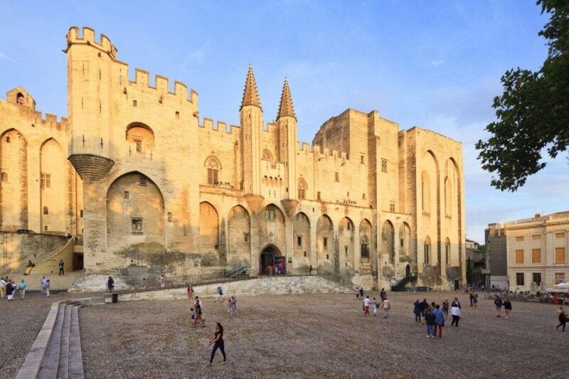 aix-en-provence-and-avignon-city-of-popes-private-tour-2