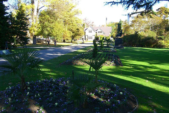 Akaroa Shore Excursion: Banks Peninsula, Christchurch City Tour and the International Antarctic Centre - Transportation and Group Size