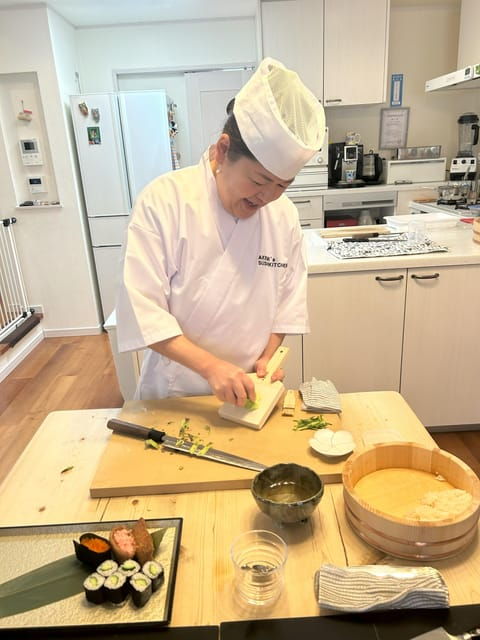 akemis-sushikitchen-a-fun-sushi-cooking-lesson-in-tokyo