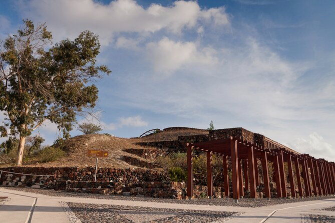 akrotiri-guided-tour-2