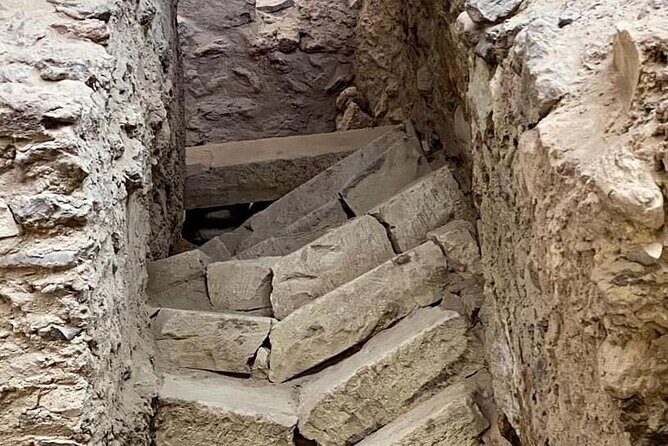 Akrotiri private tour, bu licensed guide , with transfer - Who is This Tour Ideal For?  
