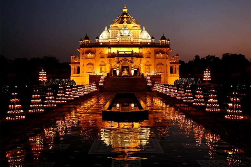 Akshardham Exhibition, Light and Water Show Tour. - Exploring the Exhibits: Art, Virtues, and Multimedia