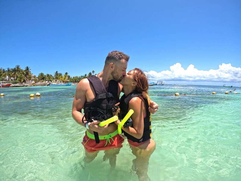 akumal-snorkeling-and-photos-with-turtles