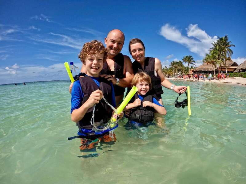 akumal-snorkeling-and-photos-with-turtles