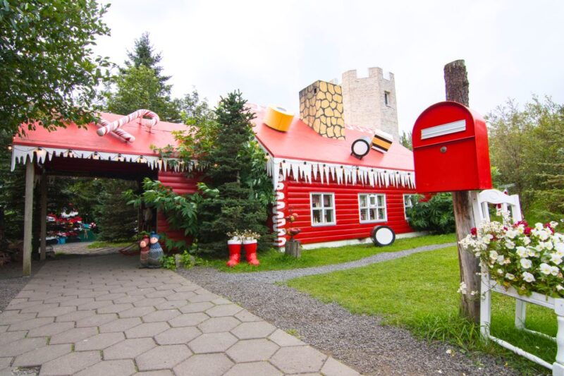 akureyri-godafoss-laufas-the-christmas-house-combo-tour