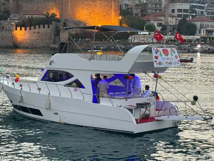 alanya-4-hours-low-priced-luxury-vip-yacht-tour