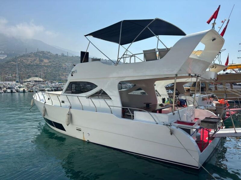alanya-4-hours-low-priced-luxury-vip-yacht-tour