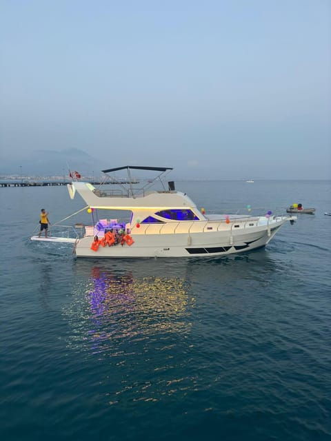 alanya-4-hours-low-priced-luxury-vip-yacht-tour