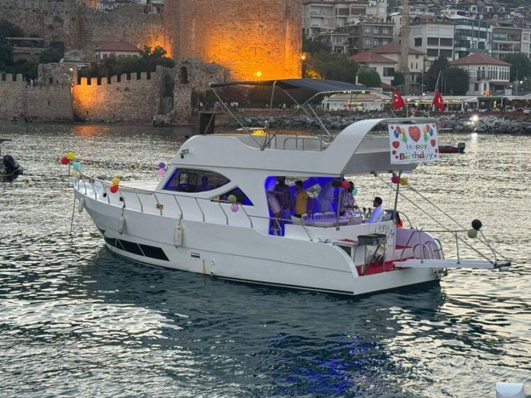 alanya-4-hours-low-priced-luxury-vip-yacht-tour