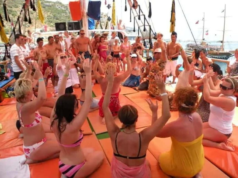Alanya Boat Trip with Swimming & Castle Panorama Views - Key Points