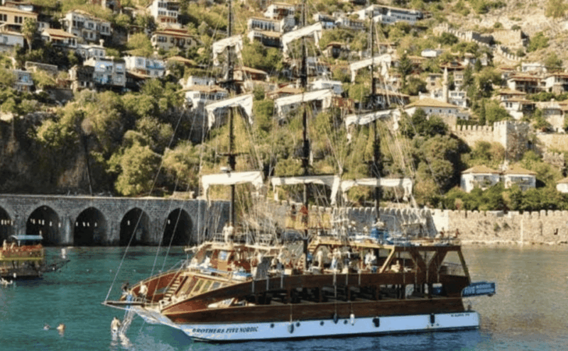 alanya-catamaran-boat-tour-with-snorkeling-and-bbq-lunch