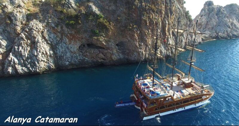 alanya-family-friendly-catamaran-cruise-with-castle-views