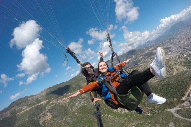 alanya-paragliding-adventure-sail-the-skies