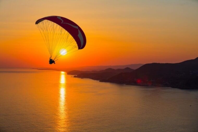 alanya-paragliding-adventure-sail-the-skies