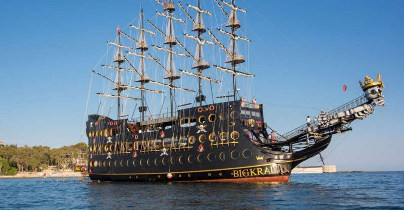 alanya-pirate-boat-tour-with-buffet-lunch-and-drinks