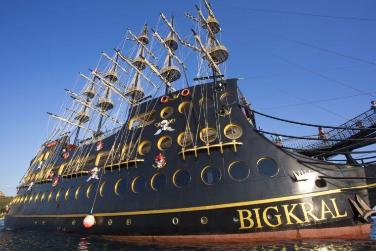 alanya-pirate-boat-tour-with-buffet-lunch-and-drinks
