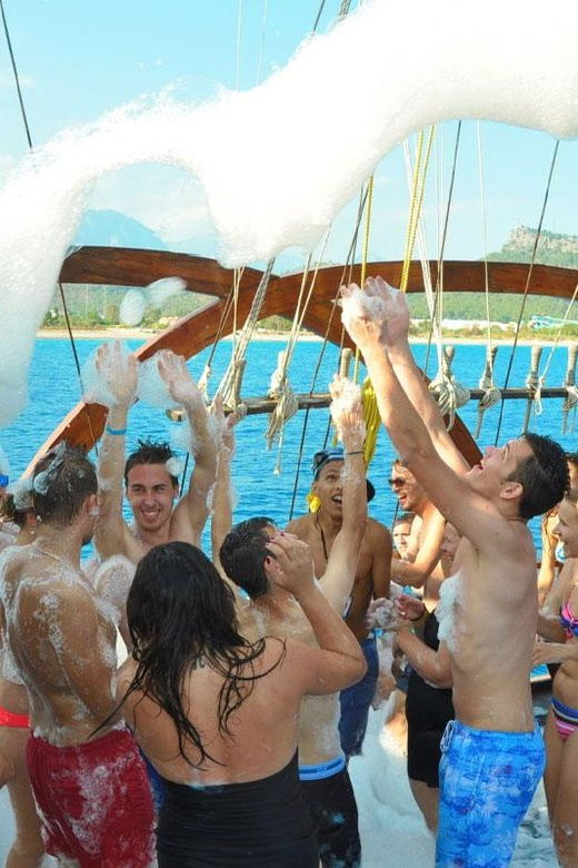 alanya-pirate-boat-tour-with-lunch-and-swimming-stops