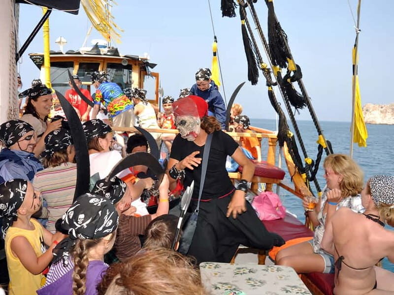 Alanya: Pirate Boat with Lunch and Unlimited Drinks - Reviews in Action: What Real Travelers Say