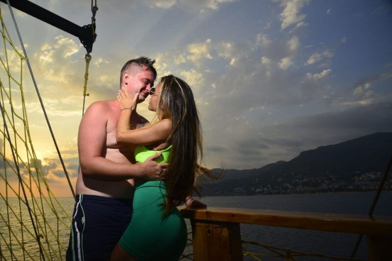 alanya-pirate-boat-with-lunch-and-unlimited-drinks