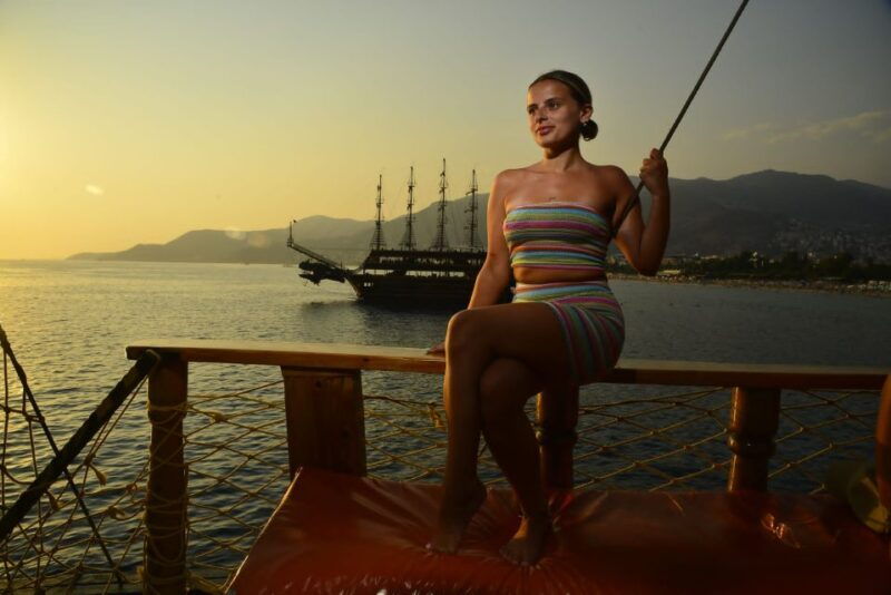 alanya-pirate-boat-with-lunch-and-unlimited-drinks