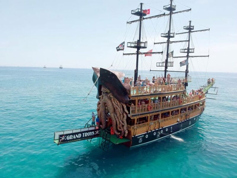 alanya-pirate-boat-with-lunch-and-unlimited-drinks
