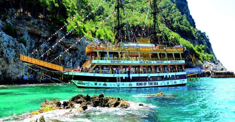 alanya-pirates-boat-trip-with-lunch-and-hotel-pickup