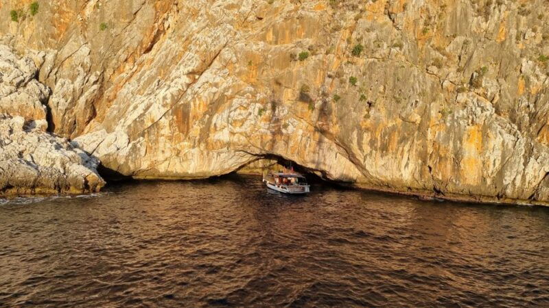 alanya-relax-boat-trip-with-lunch-swimming