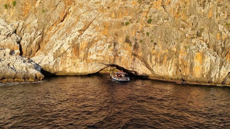 alanya-relax-coastal-boat-tour-with-lunch-and-swimming