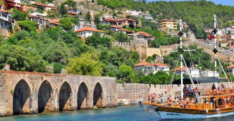 alanya-relax-coastal-boat-tour-with-lunch-and-swimming