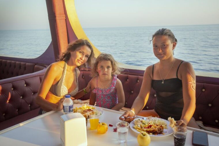alanya-sunset-cruise-and-party-boat