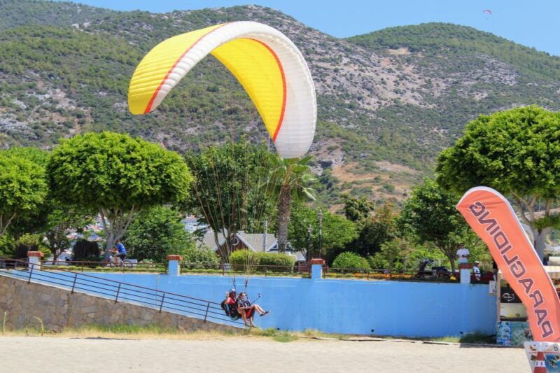 alanya-tandem-paragliding-experience-over-cleopatra-beach