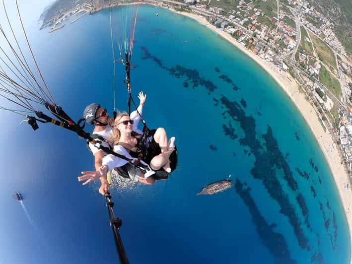 alanya-tandem-paragliding-flight-to-cleopatra-beach