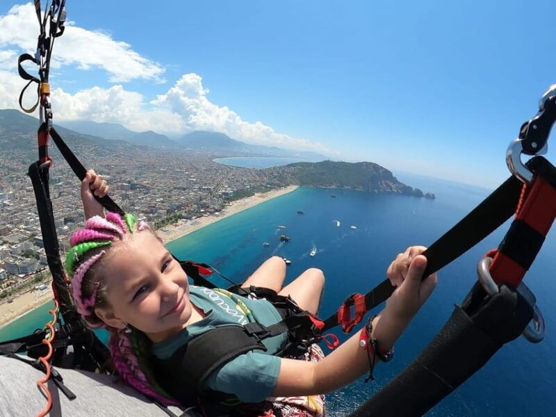 alanya-tandem-paragliding-flight-to-cleopatra-beach