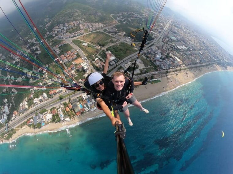 alanya-tandem-paragliding-flight-to-cleopatra-beach
