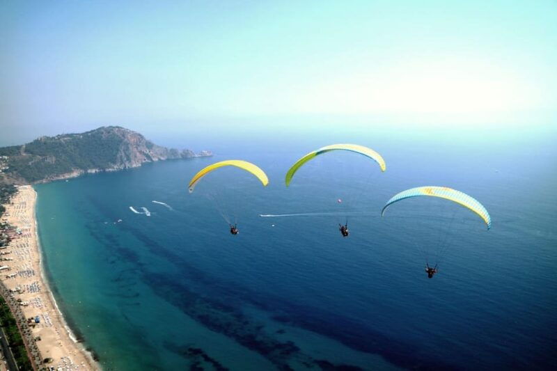 alanya-tandem-paragliding-with-beach-and-castle-views