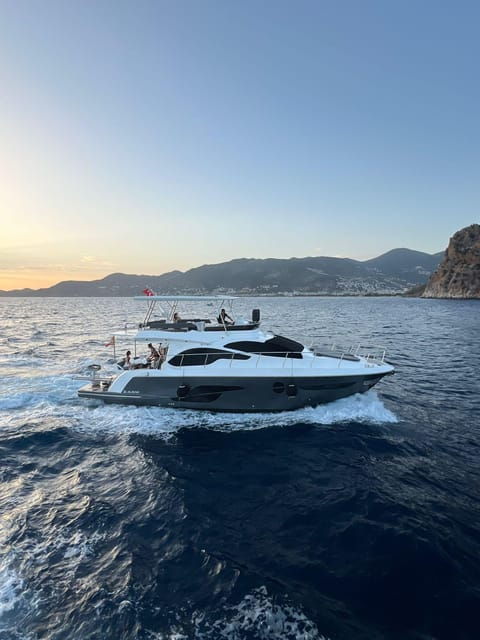 alanya-vip-yacht-tour-unlimited-drinksparty-sunsetmorning