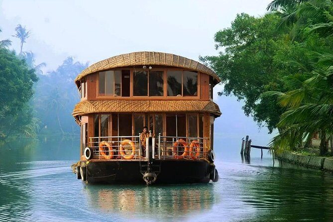 Alappuzha Backwaters in Private Houseboat with Lunch, Pick & Drop - Who Should Consider This Tour?