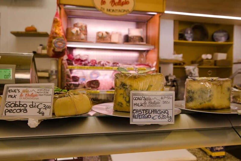 Alba: History Walking Tour and Food Tasting with a Local - Detailed Breakdown of the Tour Experience