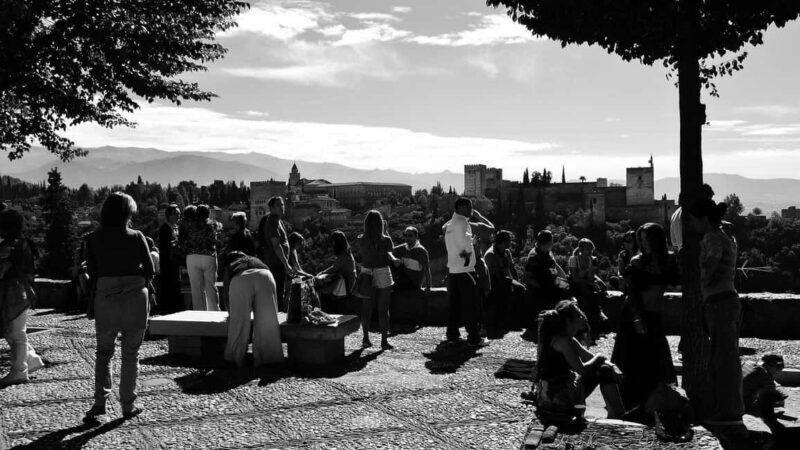 Albaicin and Sacromonte: Guided tour and sunset at Mirador San Nicolas - Who Should Book This Tour?