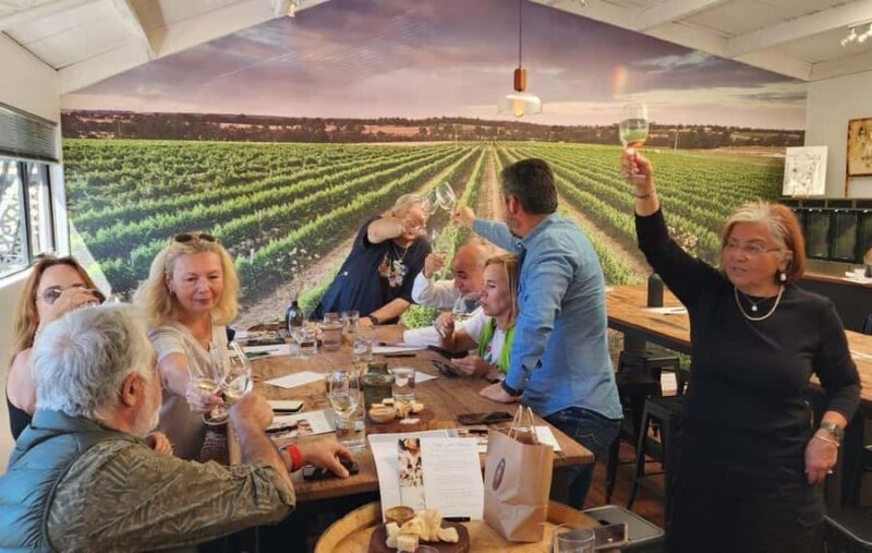 Albany: Guided Walking Tour with Wine Tasting - Guided Walk through Albany (1 Hour)