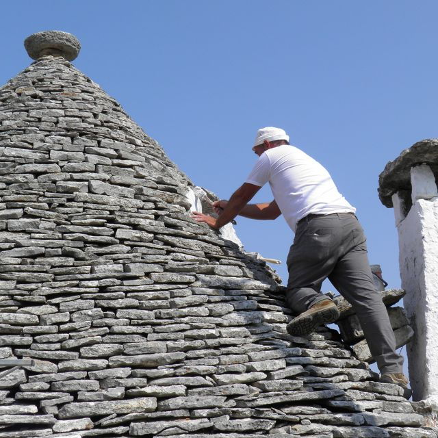 alberobello-walking-tour-among-trulli-houses-with-a-local
