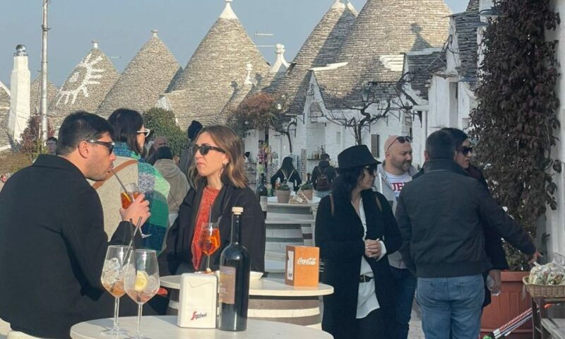alberobello-walking-tour-with-food-tasting-and-aperitif