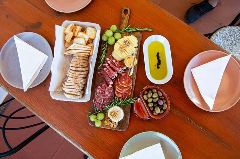 Albufeira: Algarve Traditions & Food Tasting - Key Points